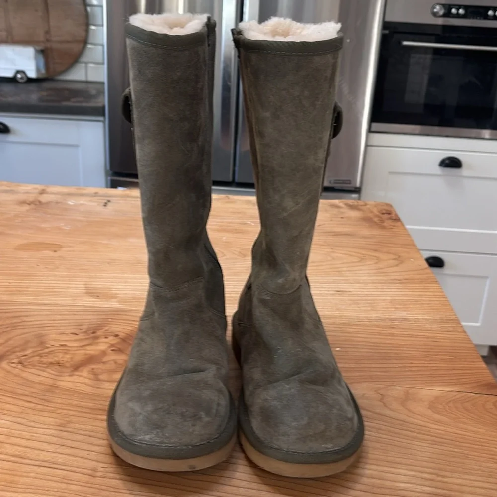 RARE Olive Green Tall Uggs Size 8 - Picture 2 of 4